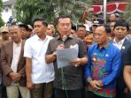 Harga singkong merosot petani demo ke Pemkab Lampung Utara