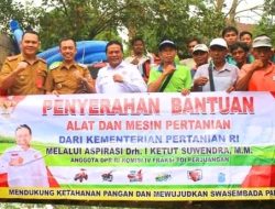 Wakil Bupati Lampung Utara Hadiri Penyerahan Bantuan Alsintan, Dorong Pemanfaatan Optimal untuk Tingkatkan Produksi Pertanian