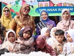 BUNDA PAUD KABUPATEN LAMPUNG UTARA KUNJUNGI TK ISLAM IBNU RUSYD DAN TK IT INSAN ROBBANI DI HARI PERTAMA MASUK SEKOLAH Dukung Gerakan Transisi PAUD ke SD yang Menyenangkan dan Penguatan Karakter Anak Usia Dini